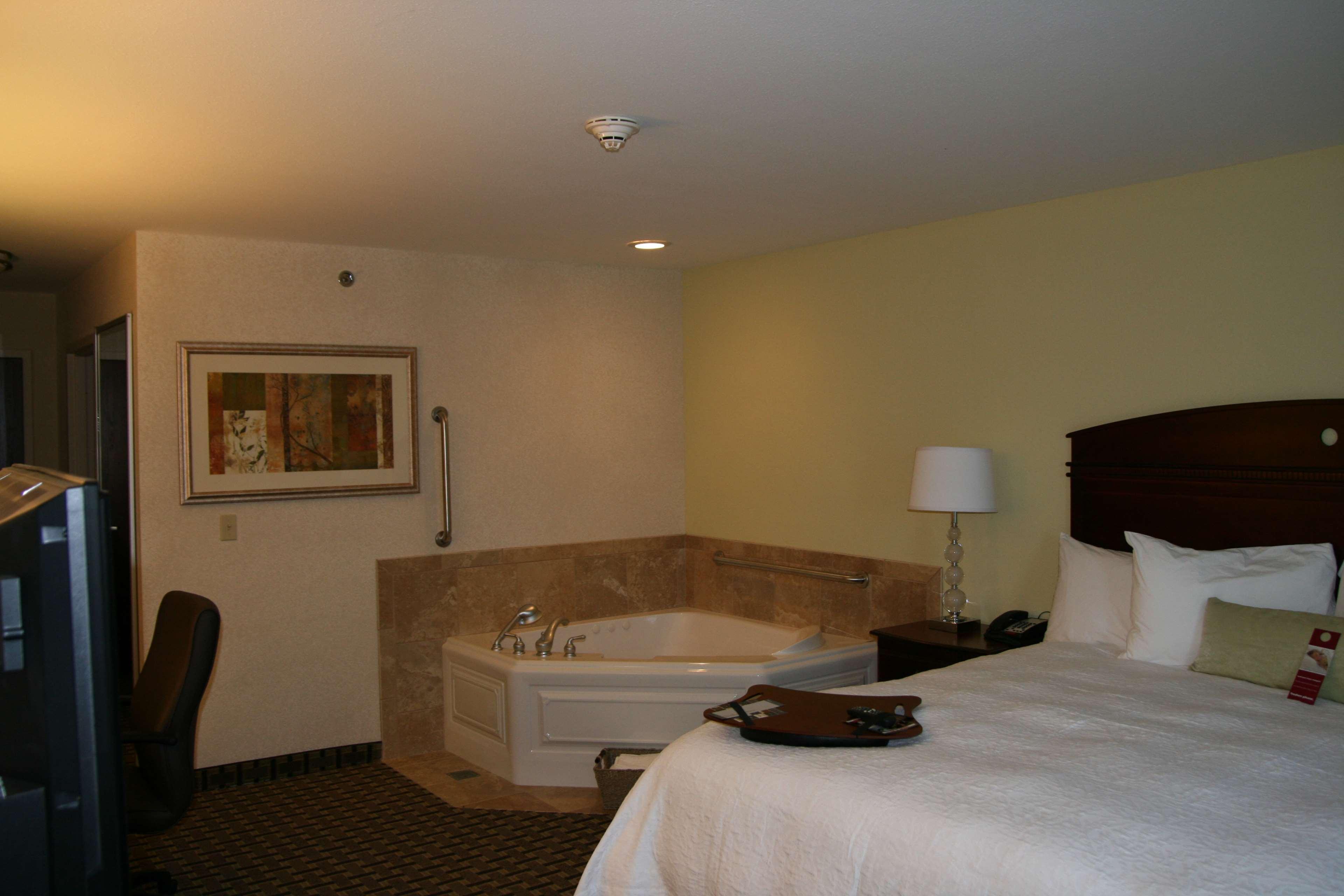 Hampton Inn & Suites Cleveland-Mentor Pokoj fotografie