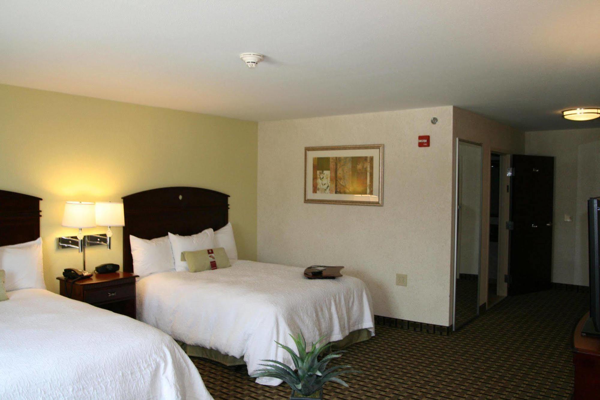 Hampton Inn & Suites Cleveland-Mentor Pokoj fotografie